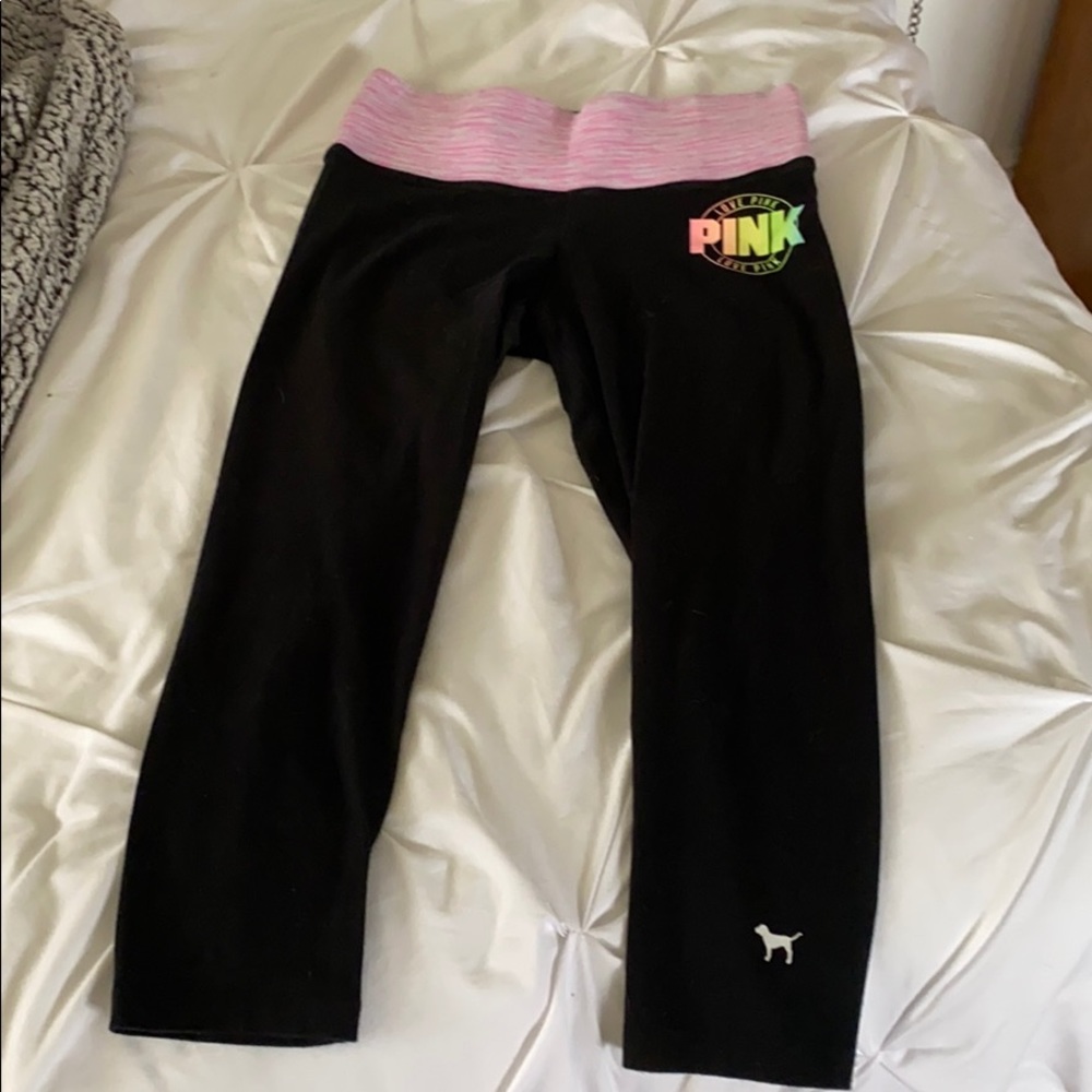 ‘Love pink’ yoga leggings
